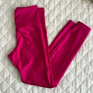 Athleta Elation High Shine 7/8 tight in hot pink. Never worn. Sz M